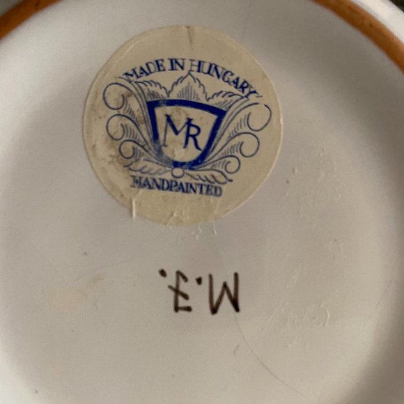 Handpainted Hungarian Pottery Pastoral Scene Decorator Bowl 6.5 in - RARE - Picture 5 of 6